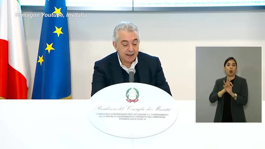 Vaccino AstraZeneca, Arcuri: "Domani prime 249mila dosi in Italia"