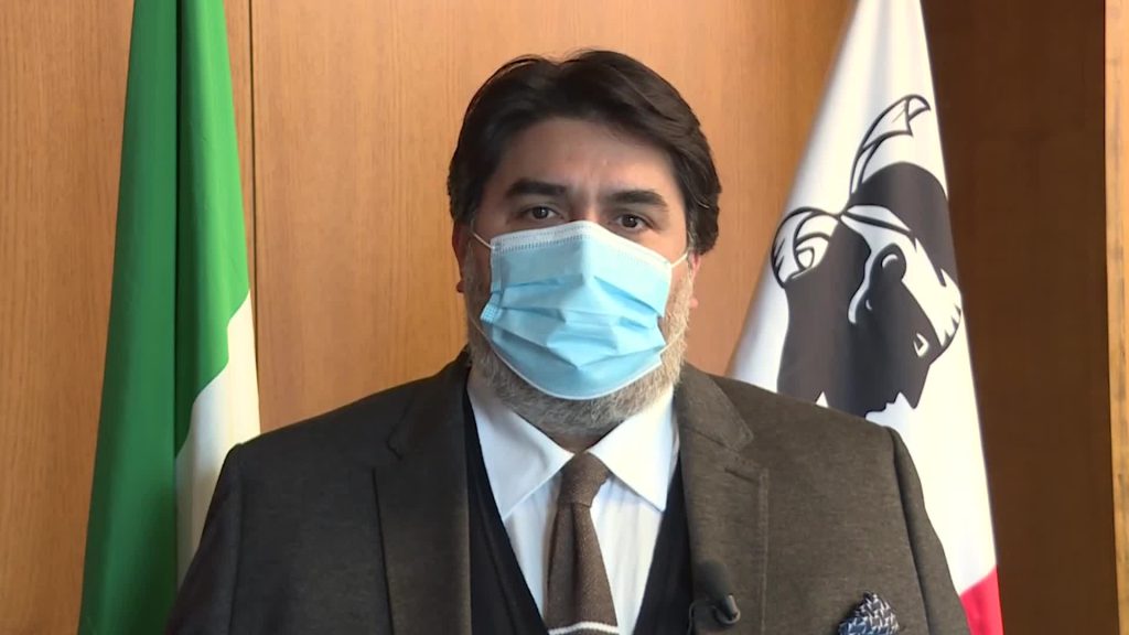 Covid, Solinas 'blinda' la zona bianca: "Test per chi entra in Sardegna"