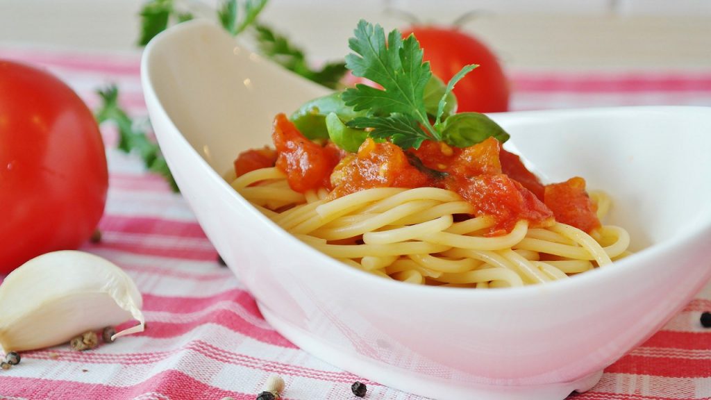 Vino e pasta al sugo