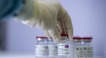 Terza dose, chi deve farla? Entro quando? E come si prenota?