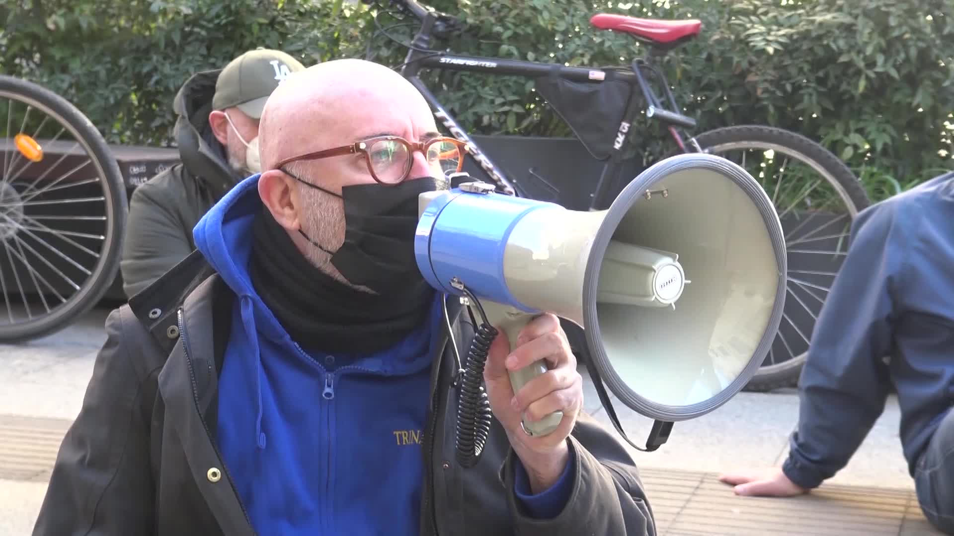 Protesta delle partite Iva a Milano: sit-in sotto la Prefettura