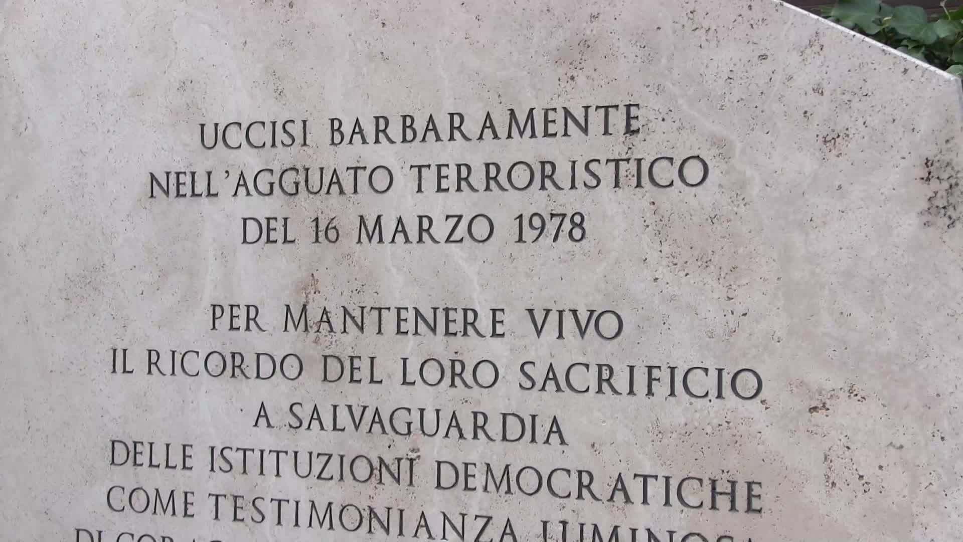 Aldo Moro, omaggio di Mattarella ai caduti nell'agguato di via Fani