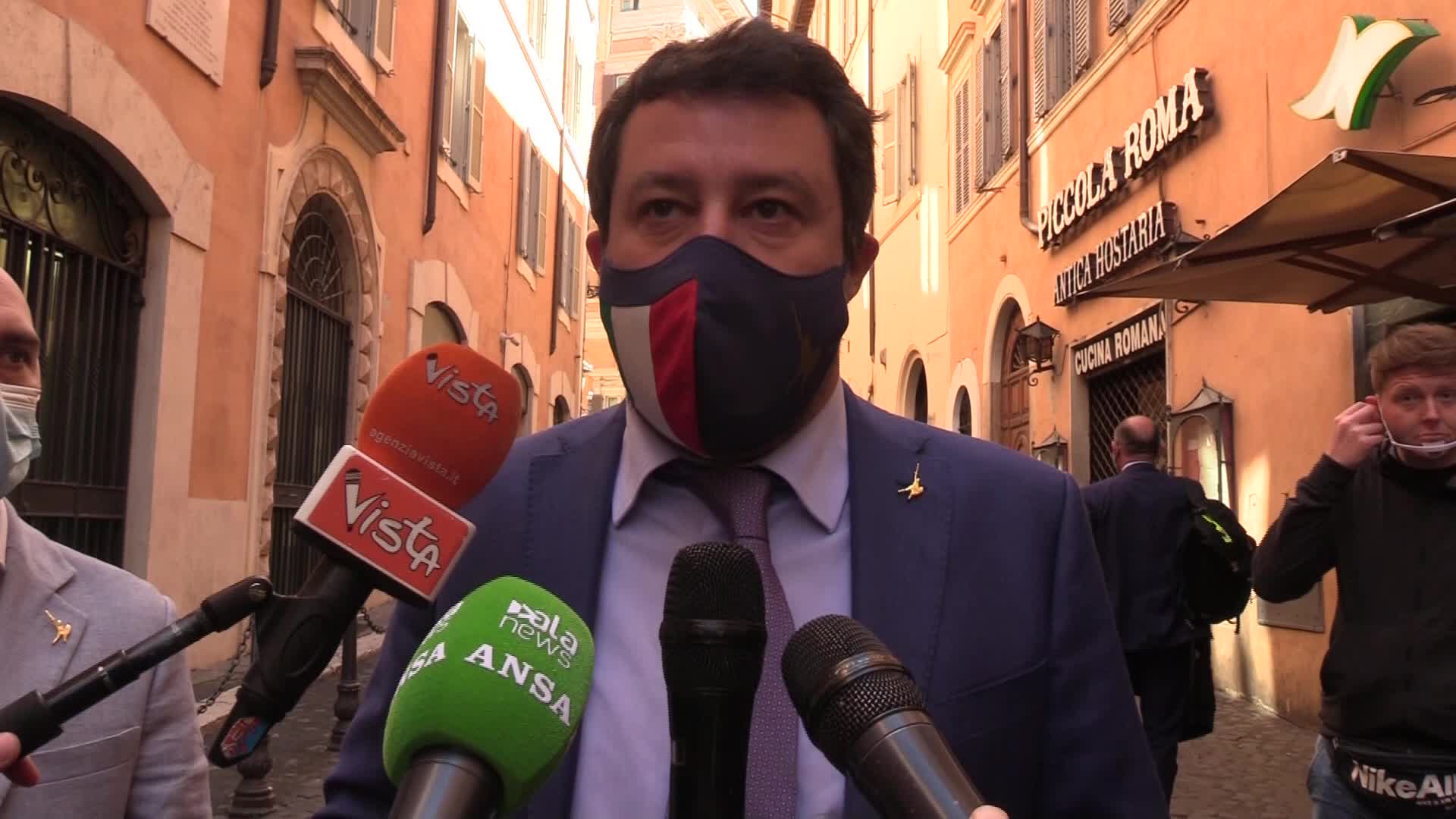 Salvini: "Impensabile dire rosso tutto aprile a prescindere dai dati"