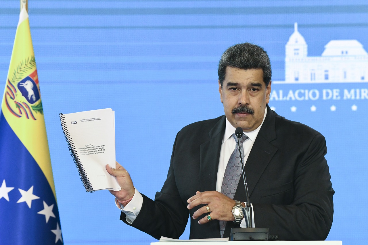 Facebook blocca l’account di Maduro: ha diffuso fake news sul Covid