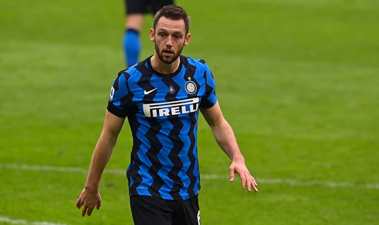 Inter, positivi al Coronavirus anche de Vrij e Vecino