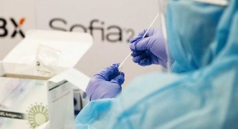 Covid: l’età media dei positivi scende a 44 anni