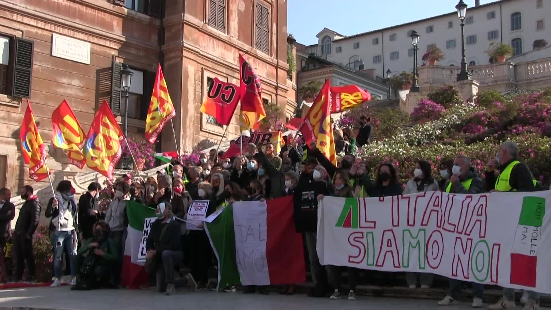 Alitalia, lavoratori in piazza a Roma: "È una rapina ai danni dell'Italia"
