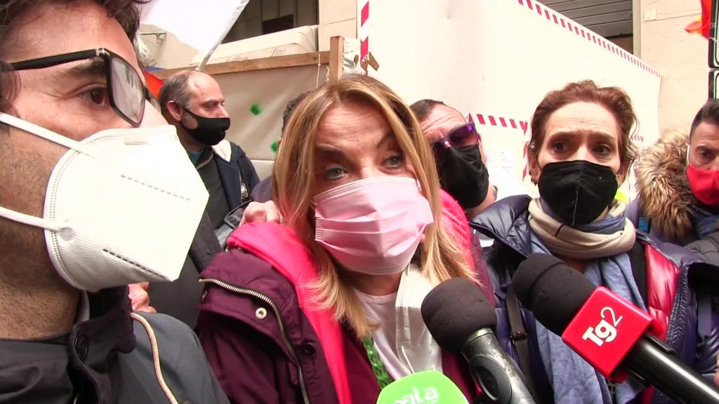 Ex Ilva, protesta al Mise: "Riassumete Riccardo, licenziato per un post"