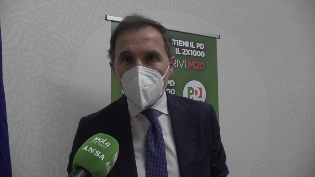 Riaperture, Boccia: "Chiedo a Salvini di fare un appello per incentivare le vaccinazioni"