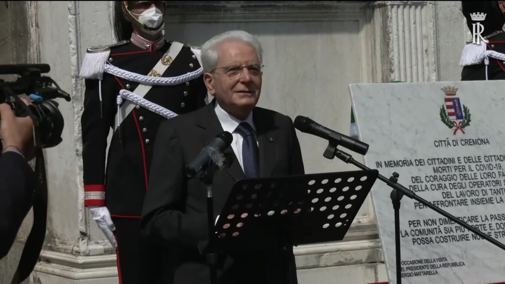 Mattarella: "Esprimo la mia fiducia per un'efficace e veloce ripresa"