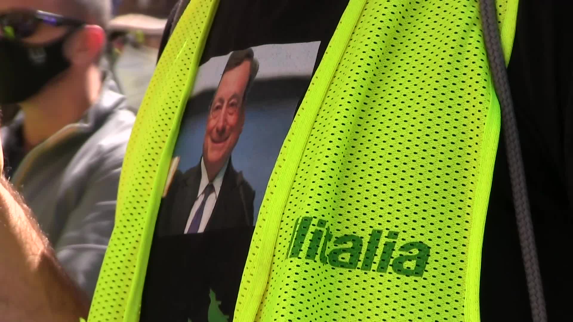 Alitalia, lavoratori protestano di fronte al Mef contro nuovo piano Ita