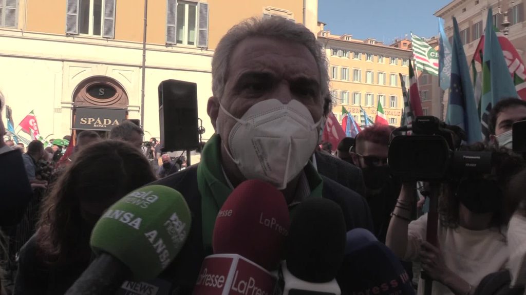 Blocco licenziamenti, la protesta dei sindacati