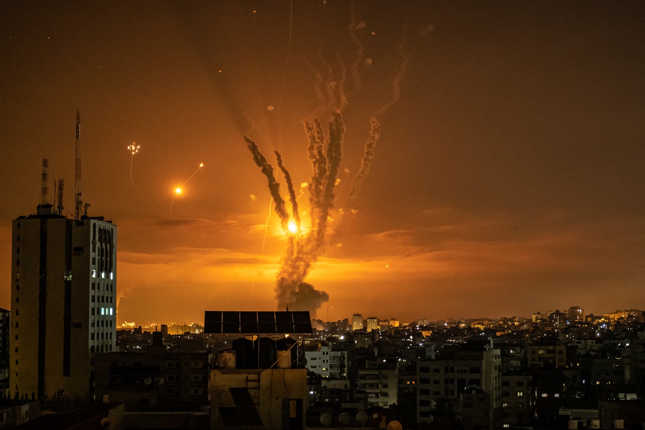 I missili lanciati da Israele contro la Striscia di Gaza