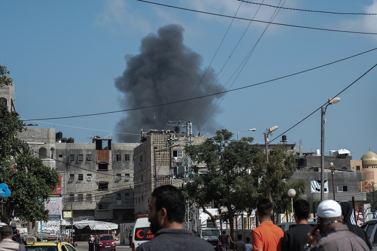 Israele-Hamas, ancora razzi da Gaza e raid sulla Striscia