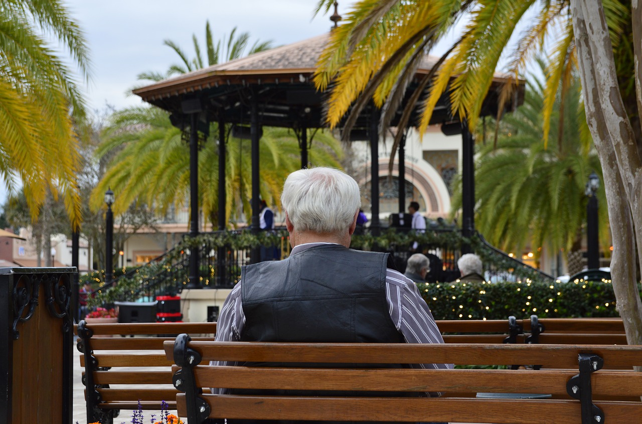 Anziano, pensione, Alzheimer