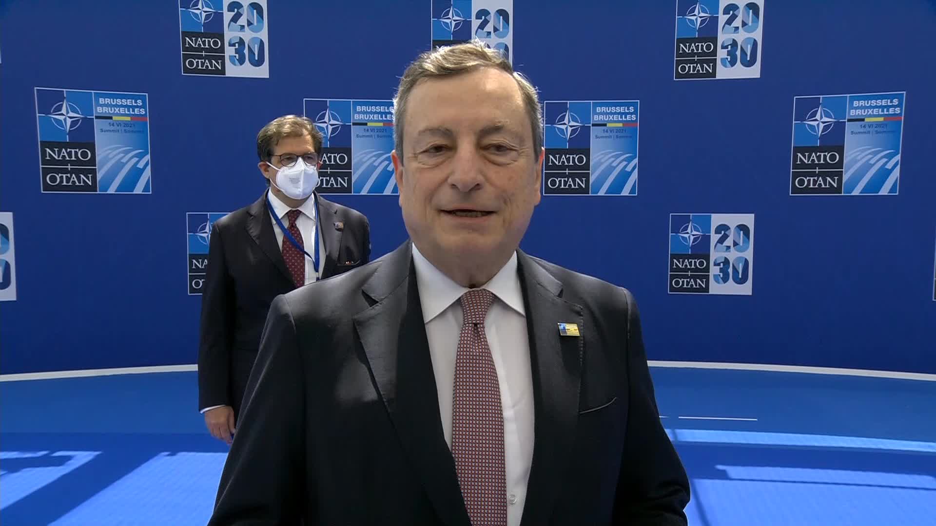 Draghi: “Ancora lontani dalla fine, rischi significativi da varianti”