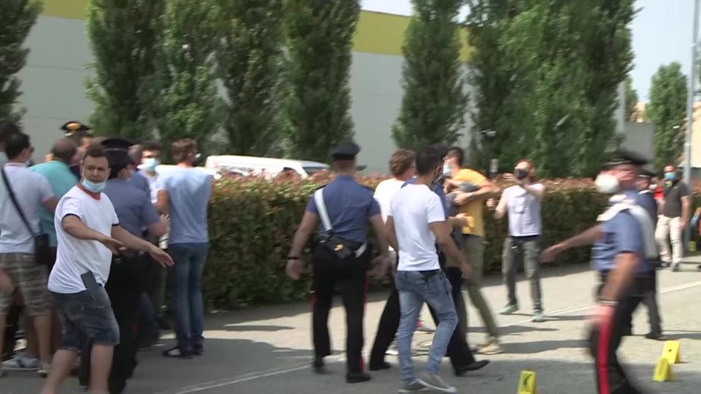 Biandrate, sindacalista muore investito da un tir durante una manifestazione