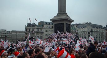 Tifosi inglesi: fischi all’inno, violenze e razzismo sui social