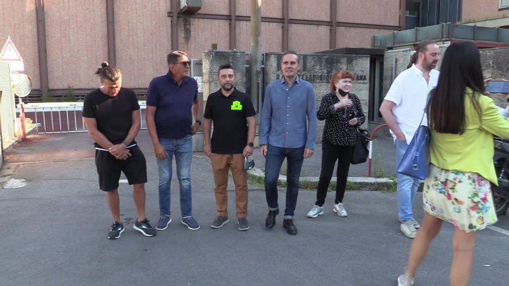 Titolari locali notturni davanti alla Rai di Firenze: "Vogliamo riaprire"