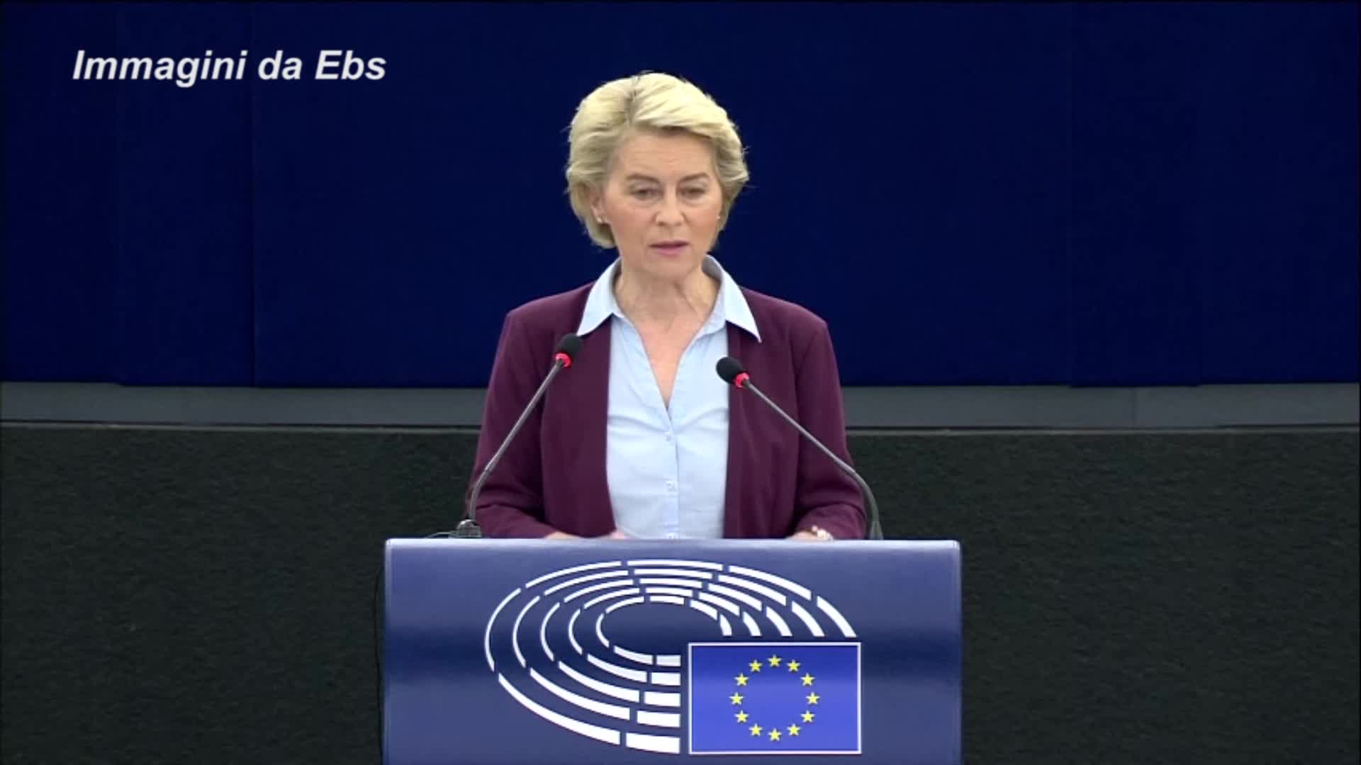 UE, Von der Leyen: "Questa volta usciremo insieme dalla crisi"