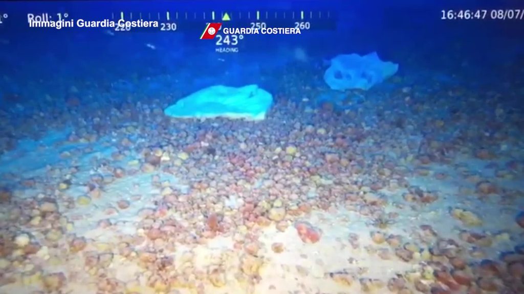 Naufragio Lampedusa, individuata la barca capovolta