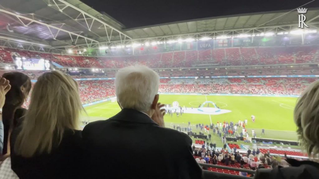 Mattarella come Pertini: l'esultanza a Wembley fa impazzire i social