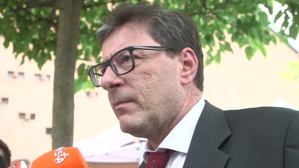 Licenziamenti, Giorgetti: "Inevitabili, ma non in questo modo"