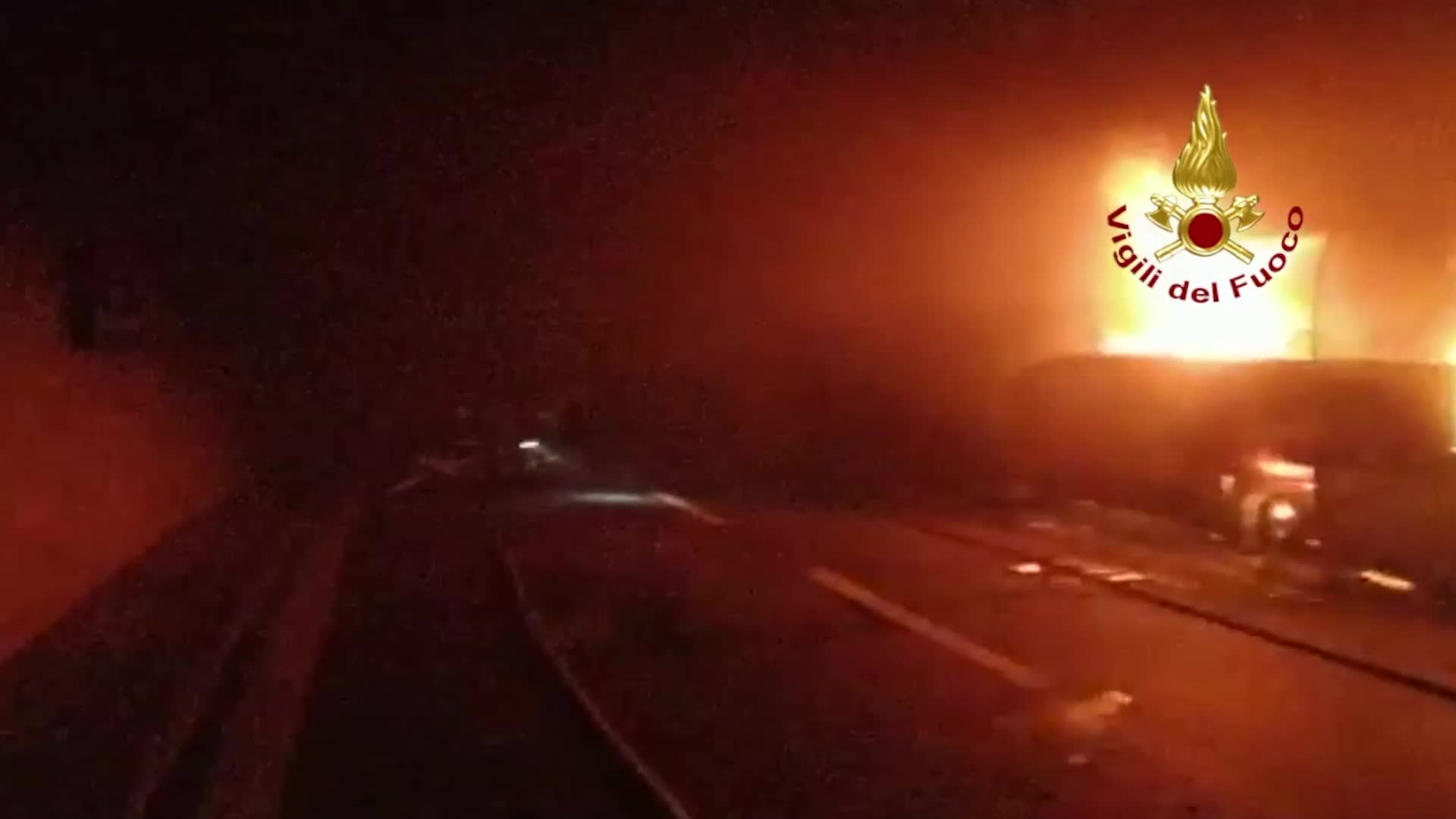 Autobus prende fuoco a Lecco: autista salva i 25 bambini a bordo