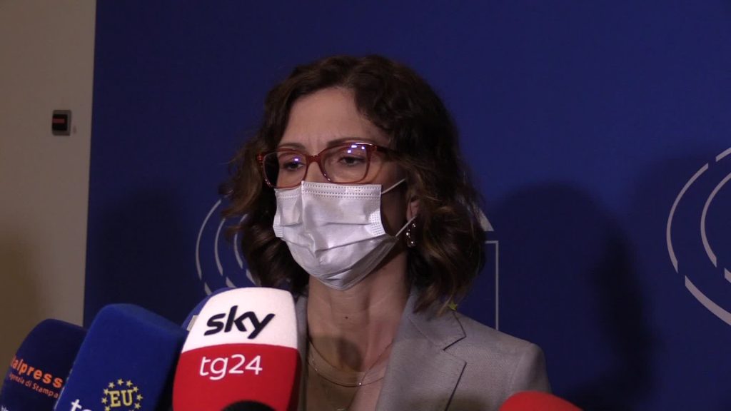 Green pass, Gelmini: "Soluzione italiana per non chiudere il Paese"
