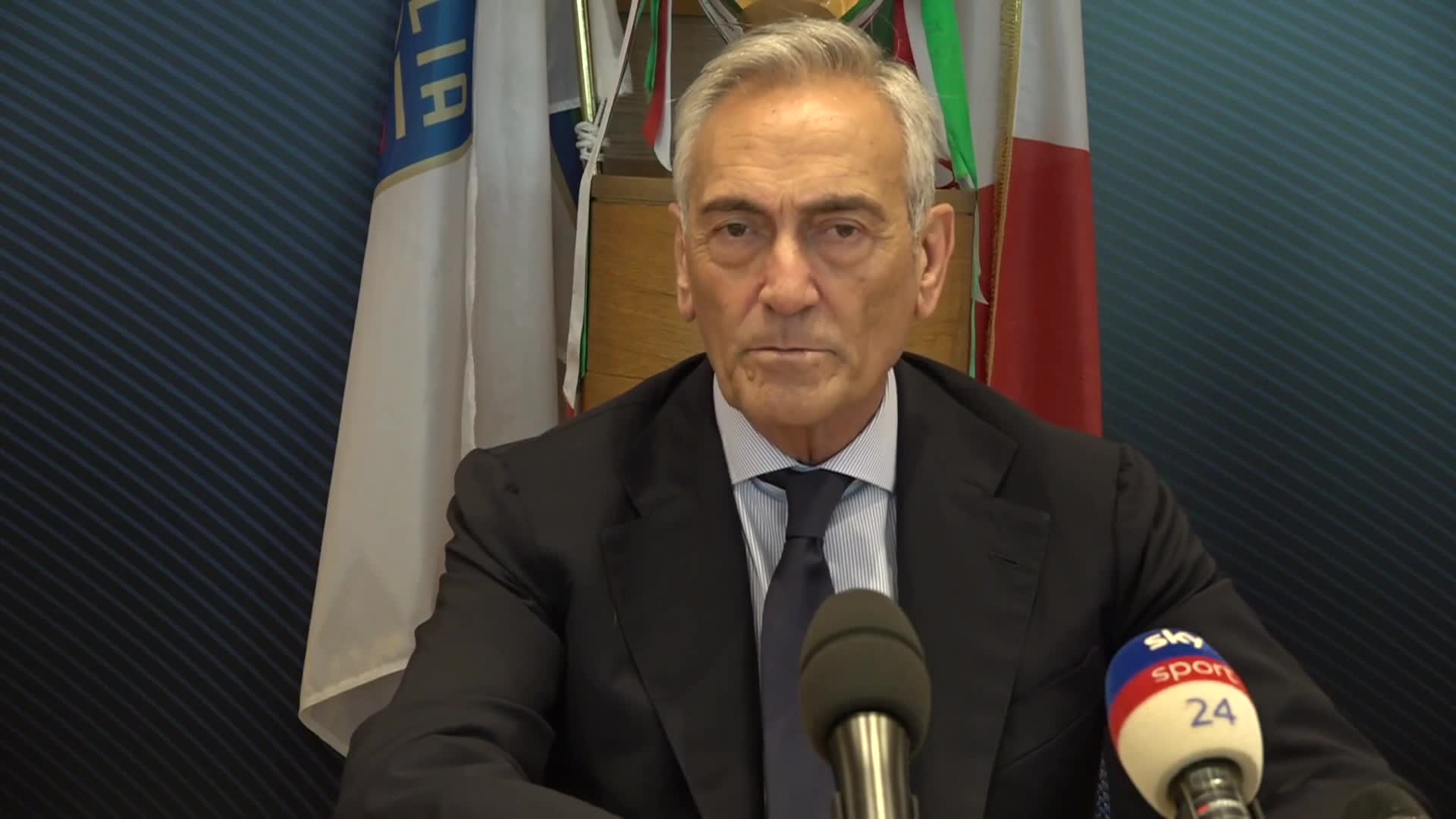 Euro 2020, Gravina scherza con i cronisti: "Non rubateci la Coppa"