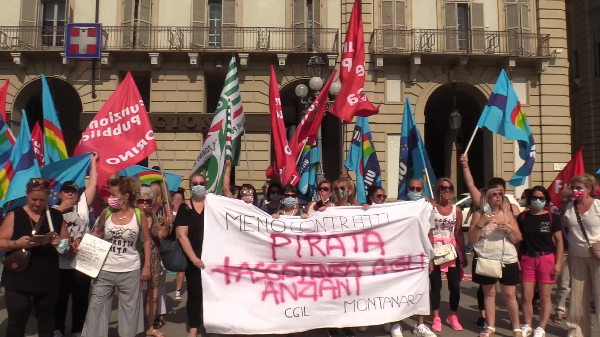 Torino, il grido di protesta delle oss: "Ci propongono contratti pirata"