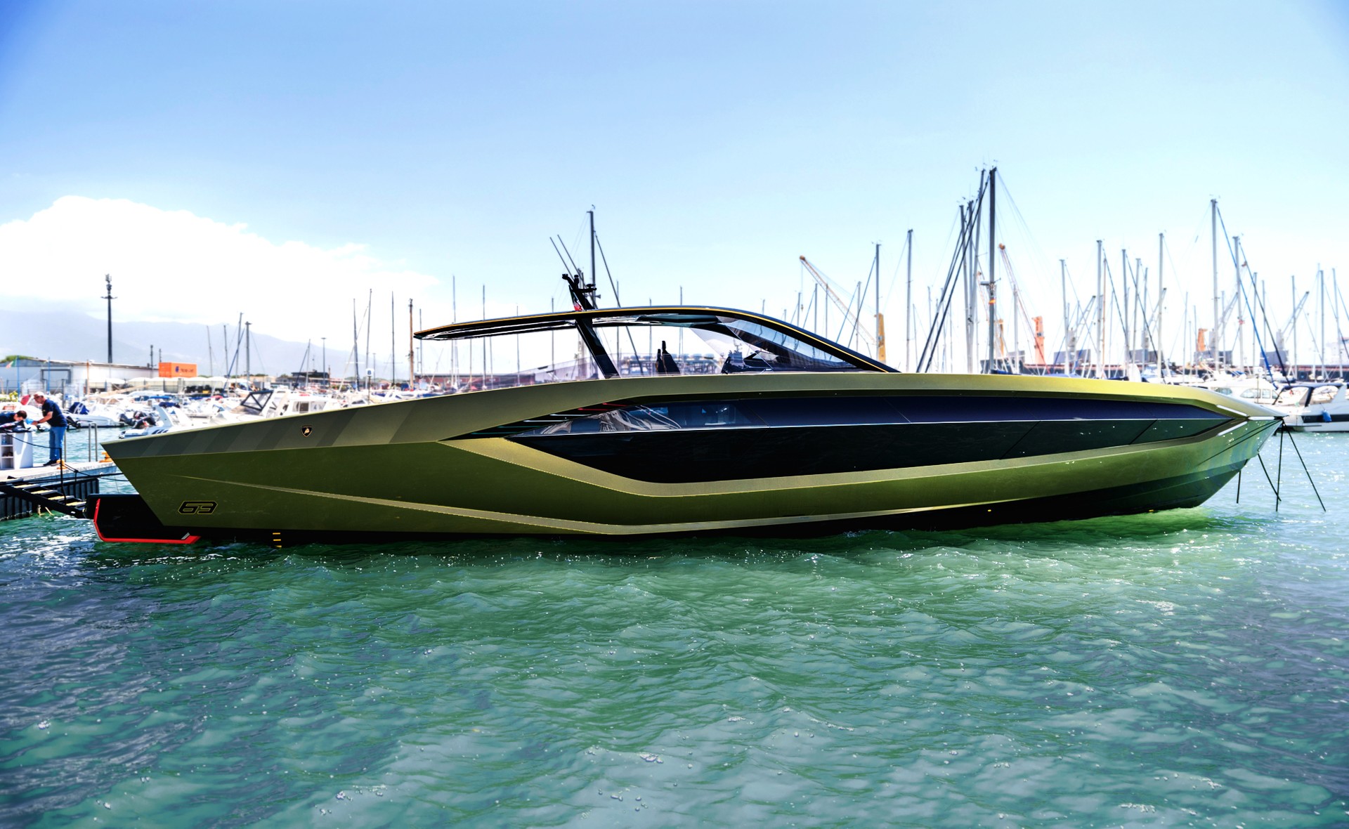 Lamborghini, l’incredibile yacht con 3945 CV