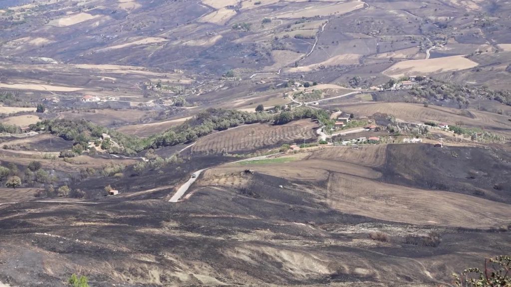 Gangi devastata dagli incendi: dichiarato lo stato di emergenza