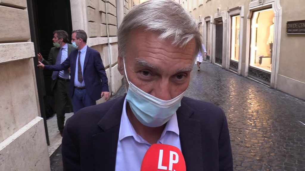 Afghanistan, Delrio: "Per evacuare necessario dialogo con i talebani"