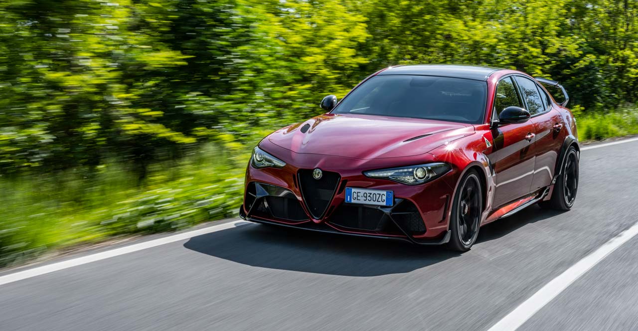 Alfa Romeo, solo elettriche dal 2027