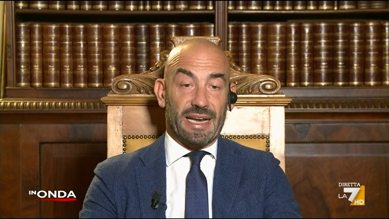 Green Pass, Bassetti: "L'Italia non è pronta. Bisogna modificarlo"