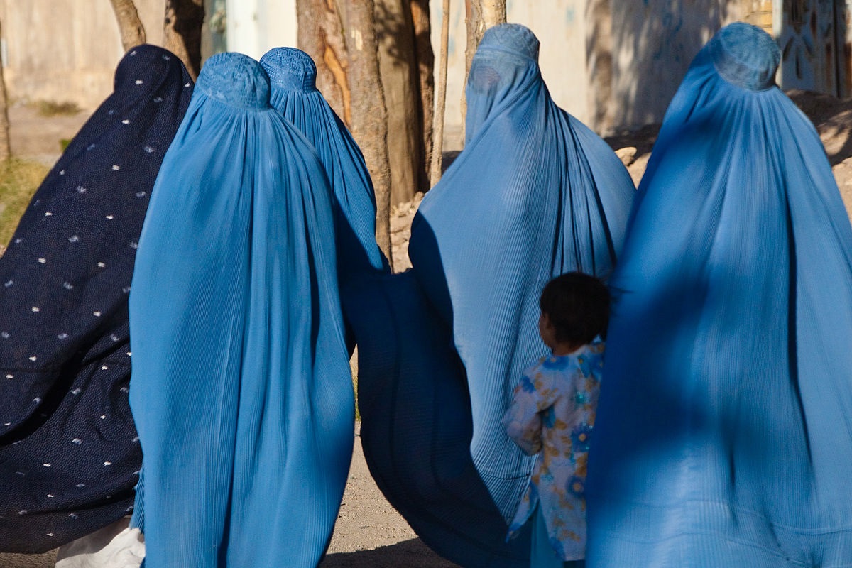 La vita delle donne afghane sotto i talebani