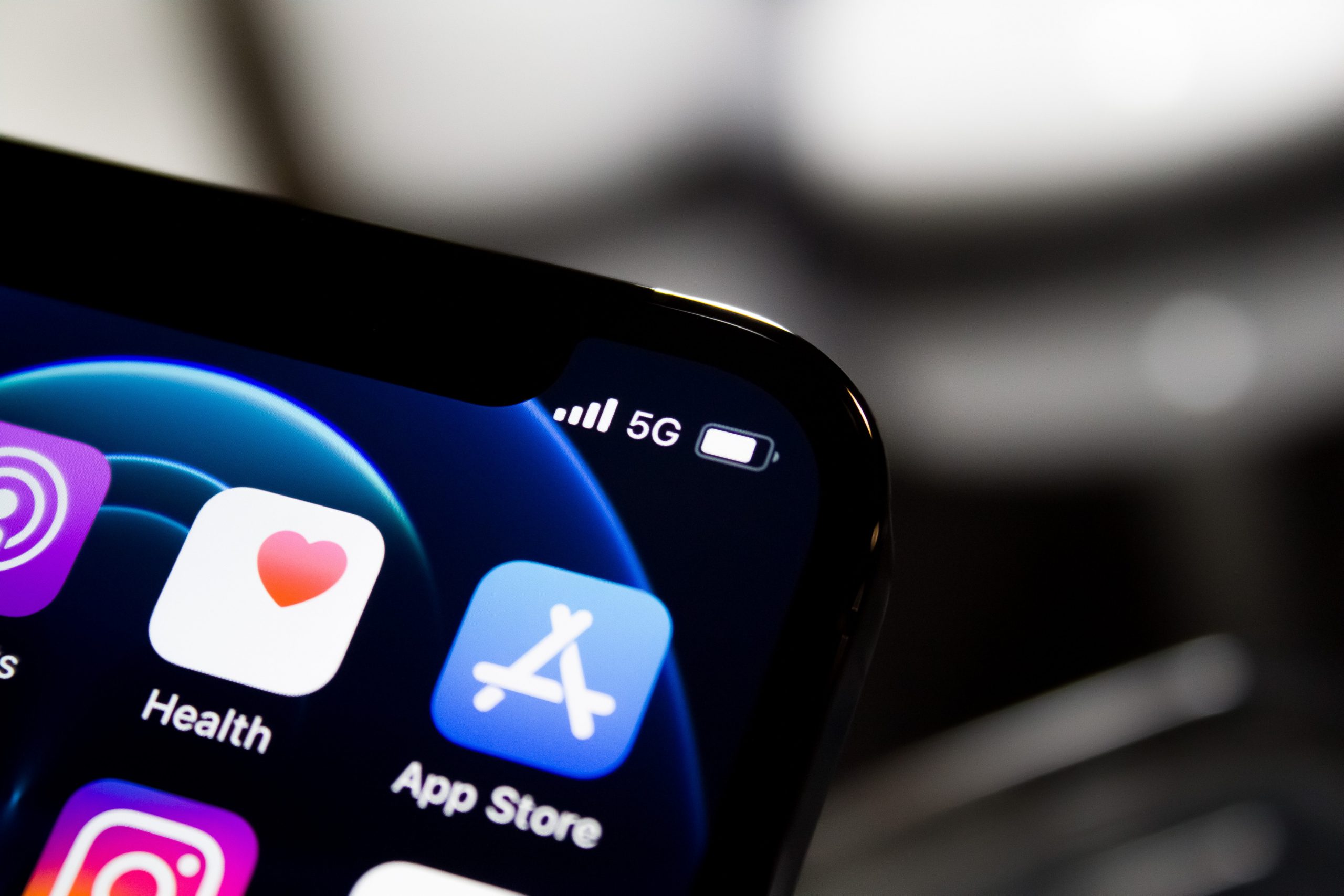 Apple contro Fortnite, la sentenza: “Vietato proibire pagamenti esterni”