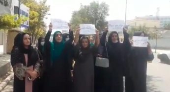 Le donne di Kabul in strada per protestare contro i Talebani