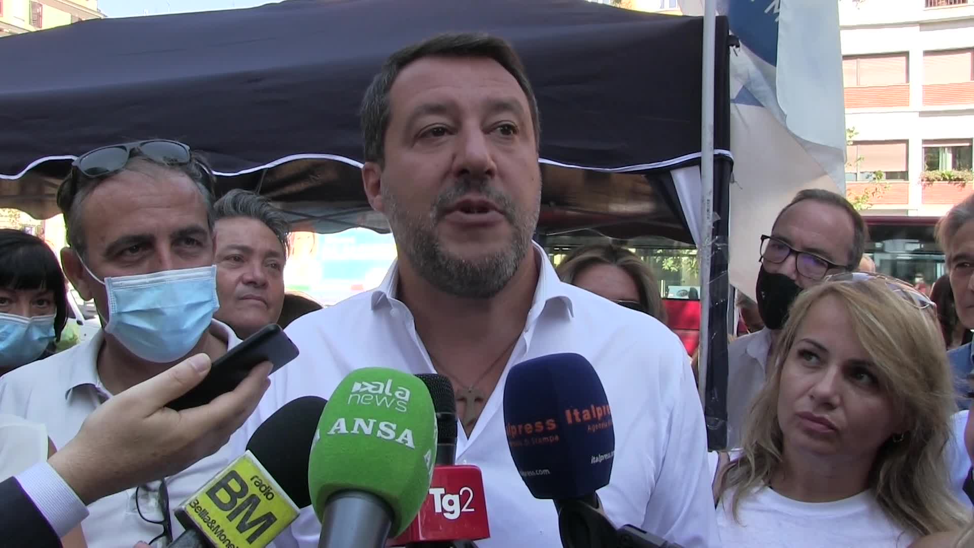 Salvini: "Spero che Lamorgese non abbia paura di un confronto"