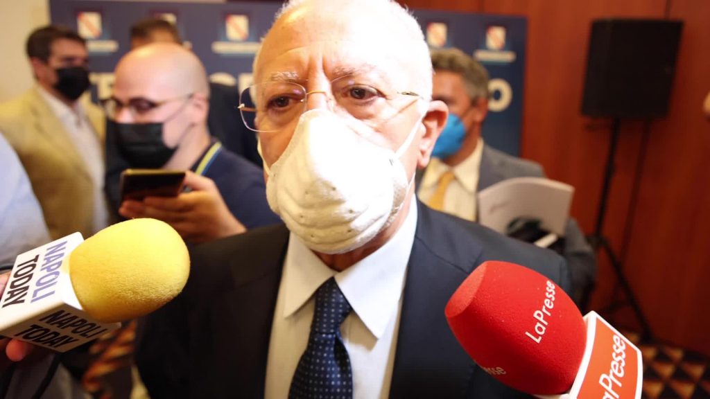 De Luca parla del rientro a scuola in sicurezza