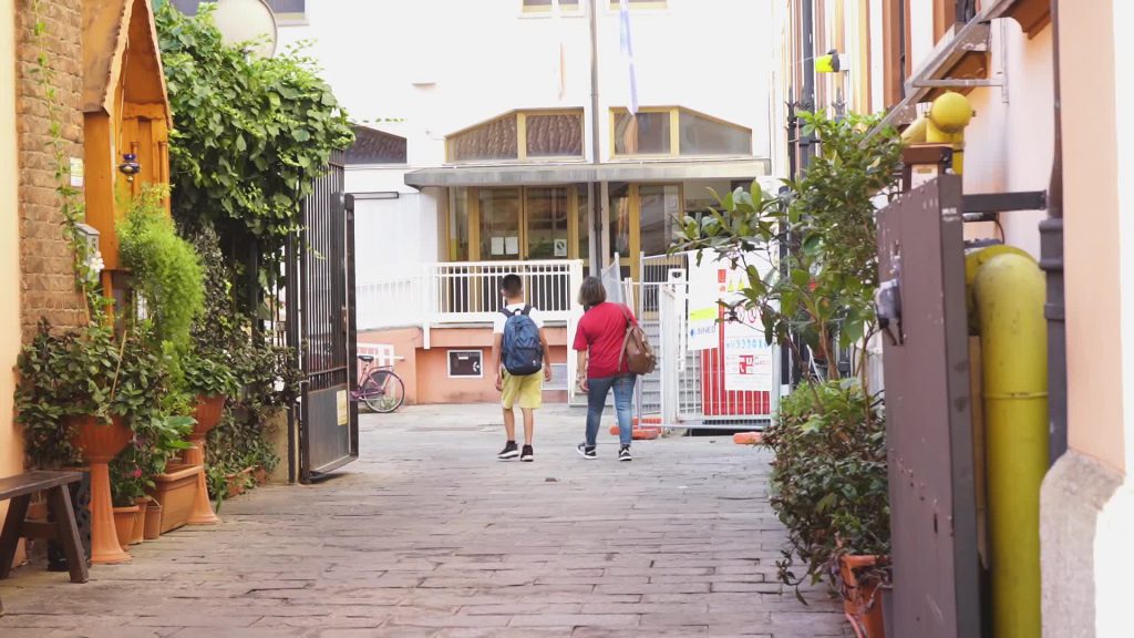 Scuola, tornano in classe quasi 4 milioni di studenti col green pass