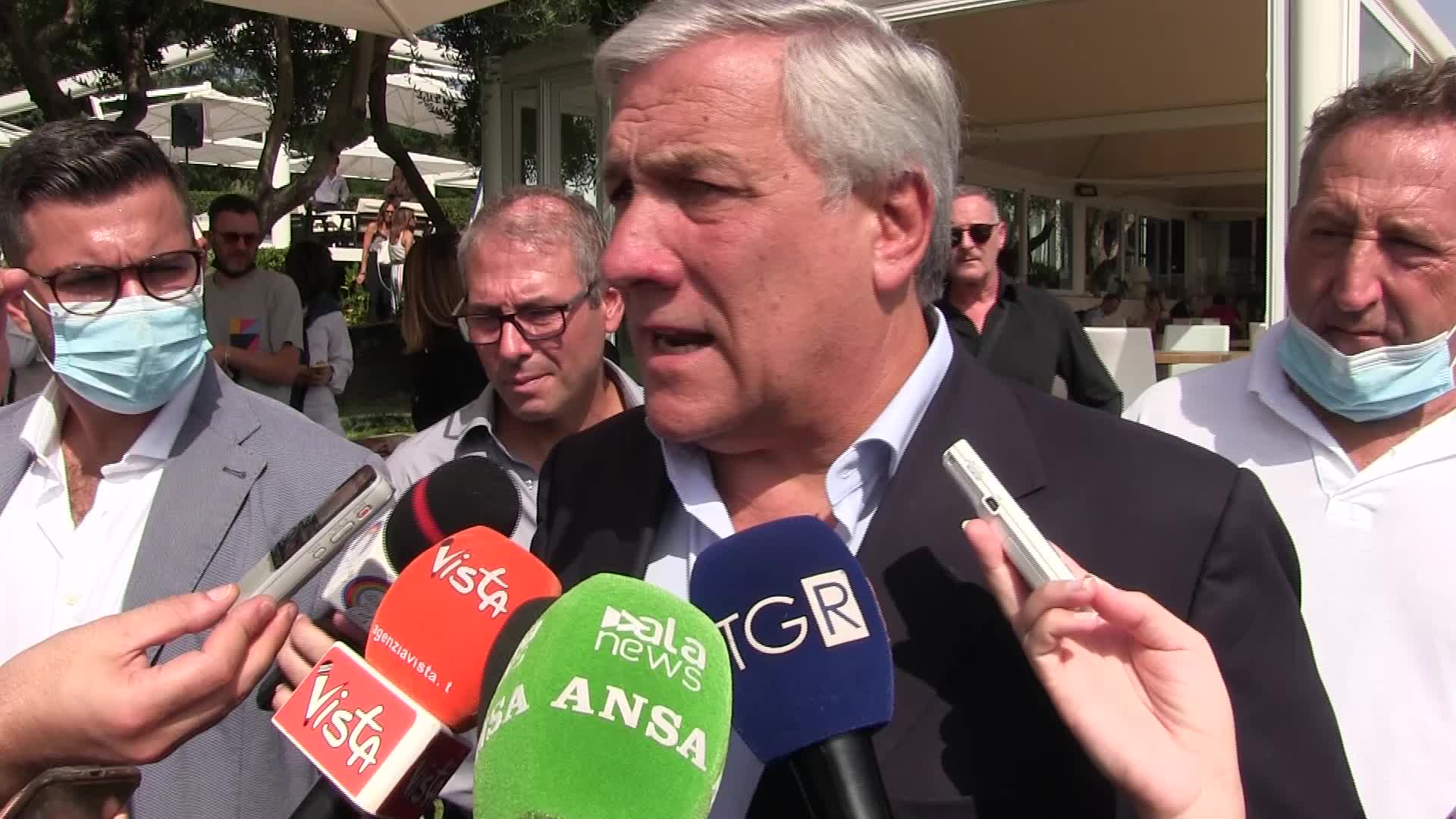 Tajani giudica il green pass una buona scelta