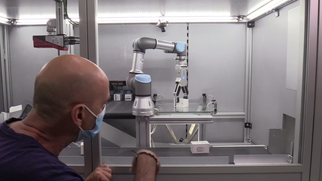robot in farmacia a Torino
