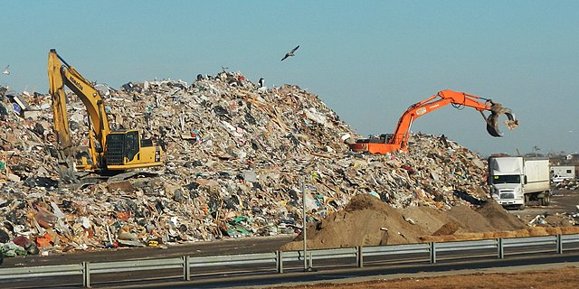 Rifiuti, allarme rosso: “Discariche italiane esaurite entro tre anni”