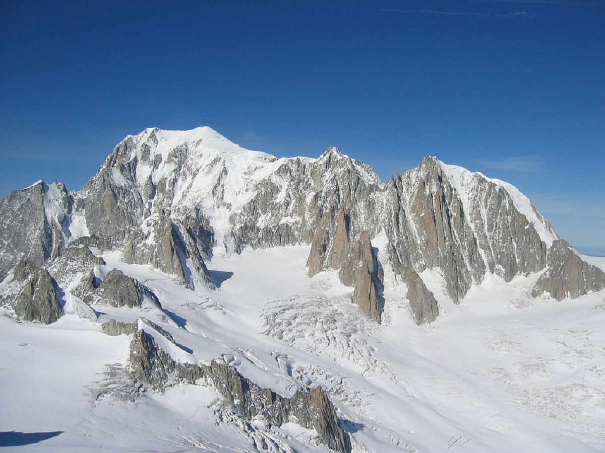 Monte Bianco perde 13 cm ogni anno