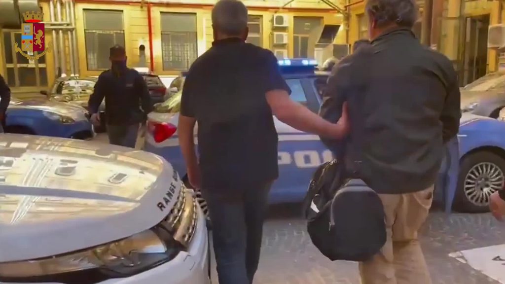 Green pass, la stretta sui cortei funziona: manifestanti divisi