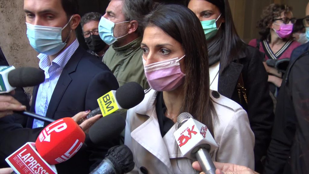 M5S, Raggi: "No a una mia corrente, si riparte dai territori"