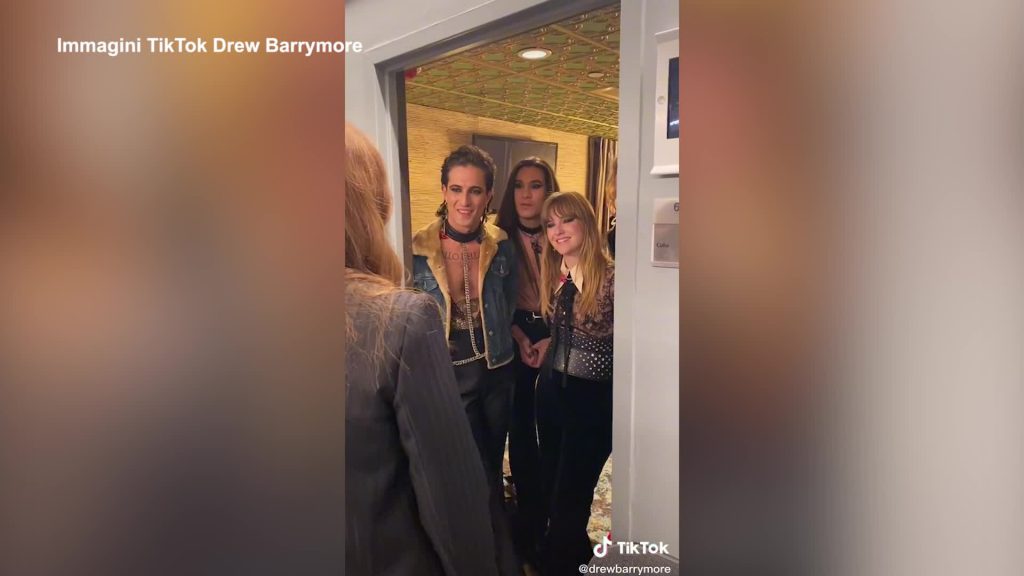 drew barrymore incontra i maneskin