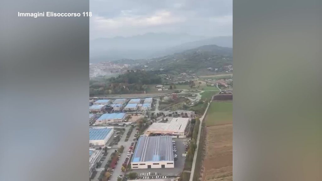 Pinerolo, incendio e crollo di una palazzina: le immagini dell'elisoccorso. VIDEO